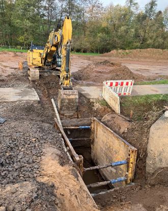  Kanalbauarbeiten zum neuen Regenrückhaltebecken 